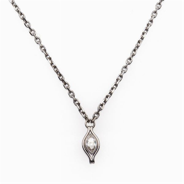 Pendente in oro bianco 18kt con un diamante taglio marquise ct 1