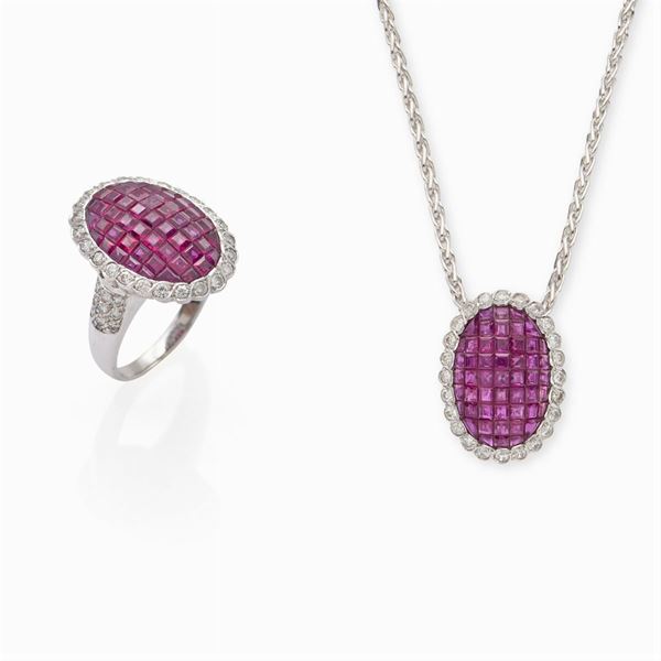 Anello e collana con pendente in oro bianco 18kt