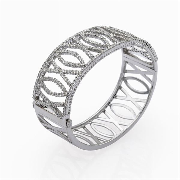 Bracciale a manetta in oro bianco 14kt e diamanti