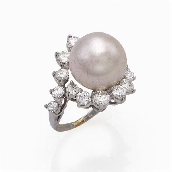 Anello in platino con perla South Sea e diamanti  - Asta GIOIELLI  OROLOGI  FASHION VINTAGE - Colasanti Casa d'Aste