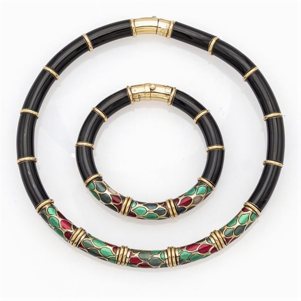 Nouvelle Bague, parure in oro giallo 18kt argento e smalti policromi