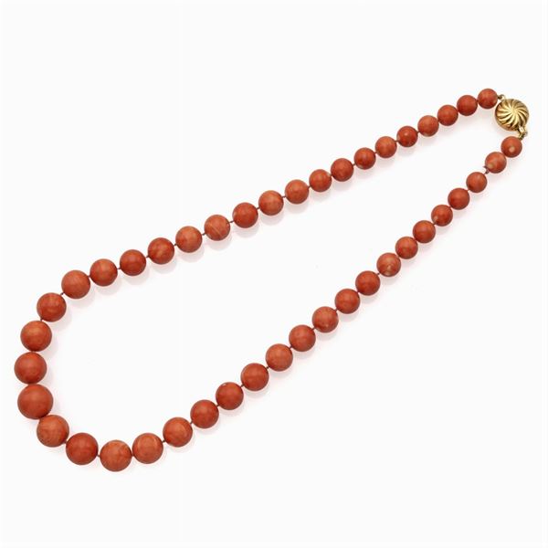 Collana ad un filo di corallo