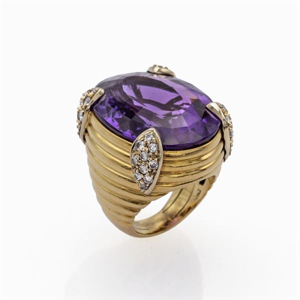 Anello cocktail in oro giallo 18kt con ametista