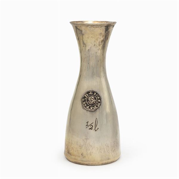 Silver 1/2 liter bottle  (Italy, 1974)  - Auction FINE SILVER AND ART OF THE TABLE - Colasanti Casa d'Aste