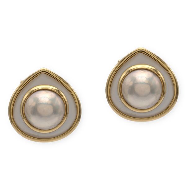 Marina Bulgari, 18kt yellow gold and mother-of-pearl lobe earrings