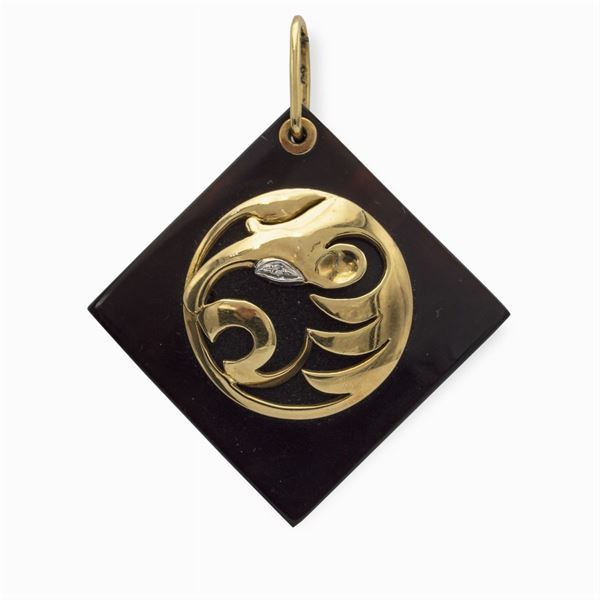 18kt two color gold and diamonds lion shaped pendant