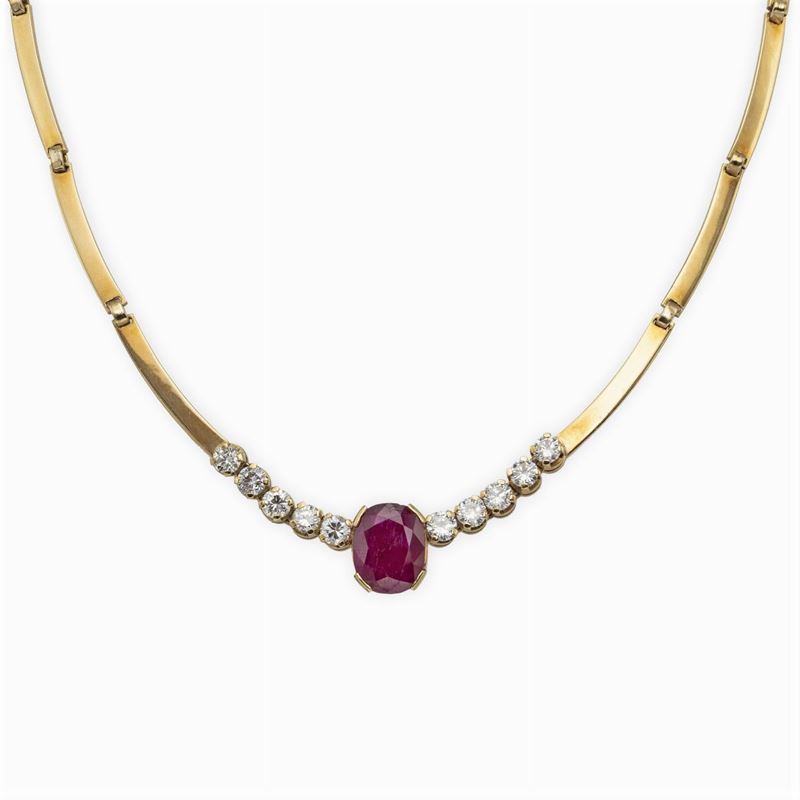 Collana in Oro Giallo 18kt con Rubino Naturale Ct 5 Circa