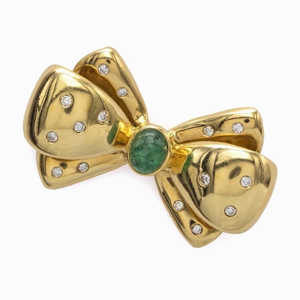 18kt yellow gold, emerald and diamond ribbon brooch