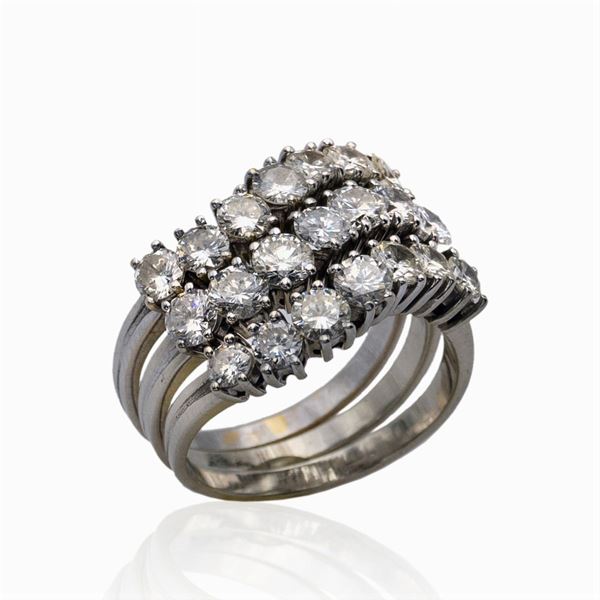Anello a tre riviere in oro bianco 18kt e diamanti