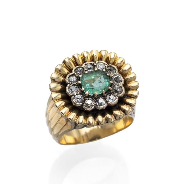 18kt yellow gold emerald and rose diamond ring