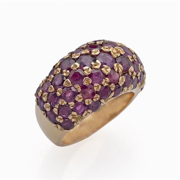 Anello bombé in oro rosa 18kt con rubini
