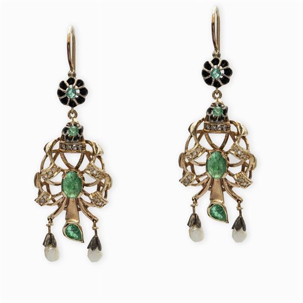 Yellow gold and silver pendant earrings