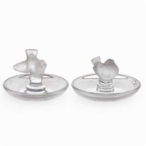 Lalique, pair of ashtrays  (France, 20th century)  - Auction FINE SILVER AND ART OF THE TABLE - Colasanti Casa d'Aste