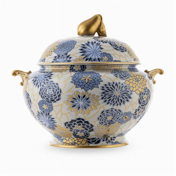 Limoges, porcelain soup tureen