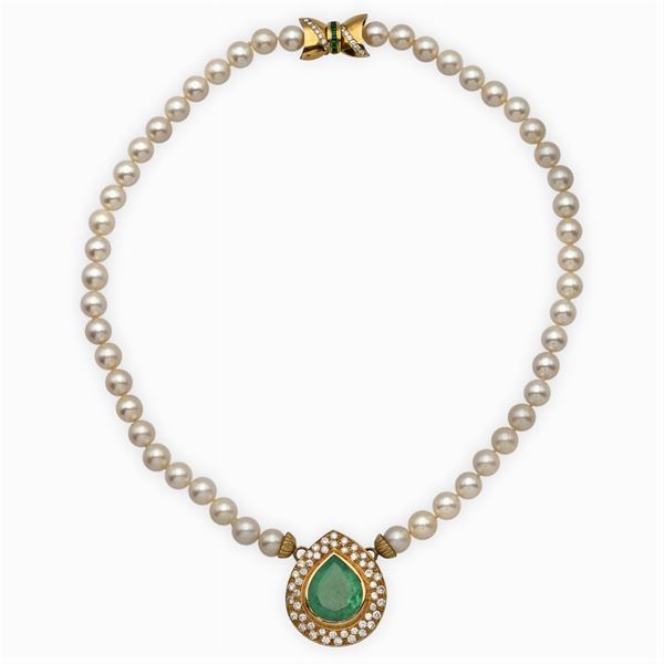 Pendente in oro giallo 18kt con smeraldo naturale ct 16,50
