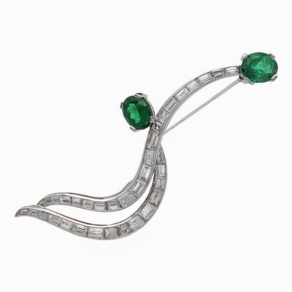 Petochi, platinum, emeralds and diamonds brooch