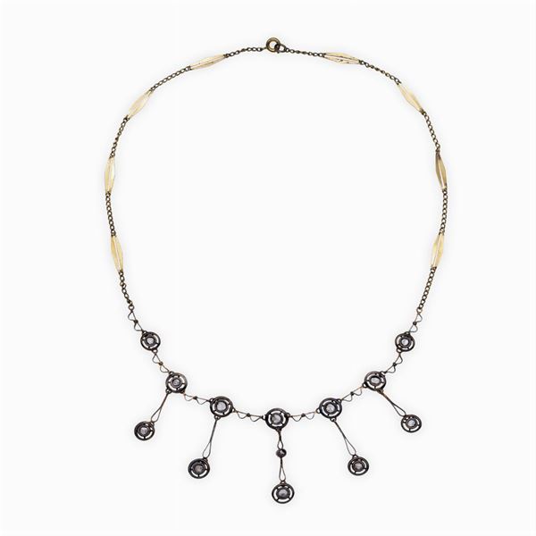 Antica collana in oro e argento con rose coroné