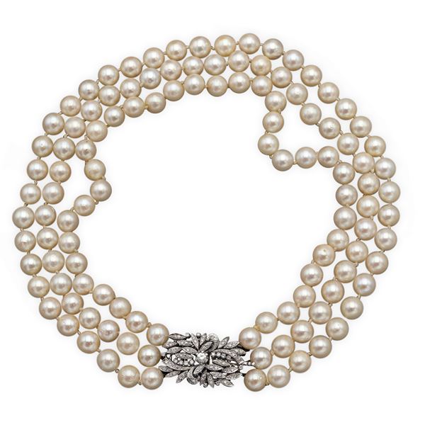 Three strands of cultured pearl necklace