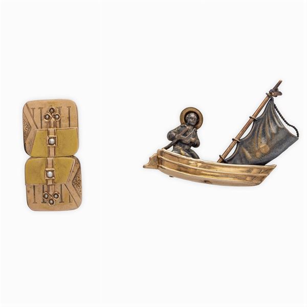 Two 12kt yellow and rose gold  brooches