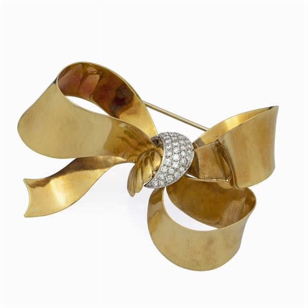 18kt yellow gold and diamonds ribbon shaped brooch