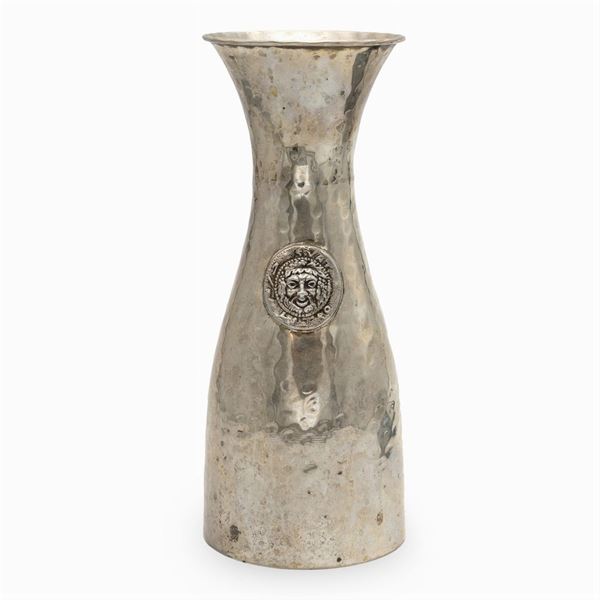 Decanter in argento battuto