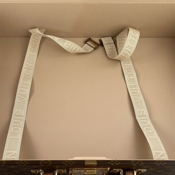 Louis Vuitton, Alzer collection vintage suitcase (circa 1990s) - Auction  Fine Jewels Watches and Fashion Vintage - Colasanti Casa d'Aste