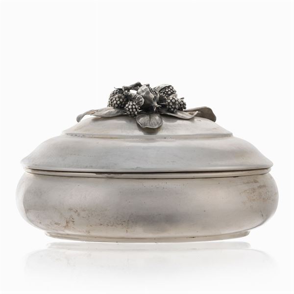 Silver vegetable dish, Dabbene Milano Collection