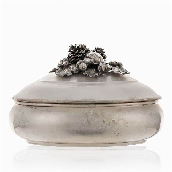 Silver vegetable dish, Dabbene Milano Collection  (Italy, 19th century)  - Auction FINE SILVER AND ART OF THE TABLE - Colasanti Casa d'Aste