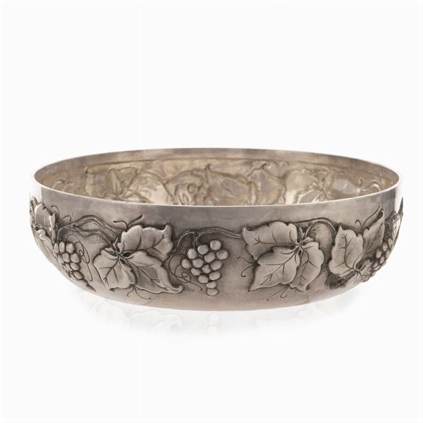 Large silver centerpiece  (Italy, 20th century)  - Auction FINE SILVER AND ART OF THE TABLE - Colasanti Casa d'Aste