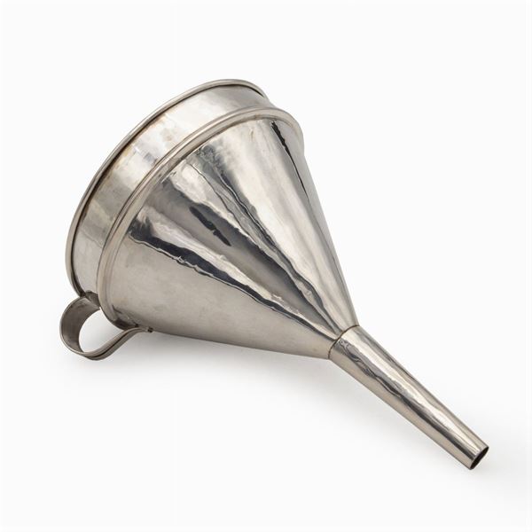 Silver funnel  (Italy, 20th century)  - Auction FINE SILVER AND ART OF THE TABLE - Colasanti Casa d'Aste