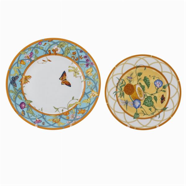 Hermes, due piatti in porcellana policroma