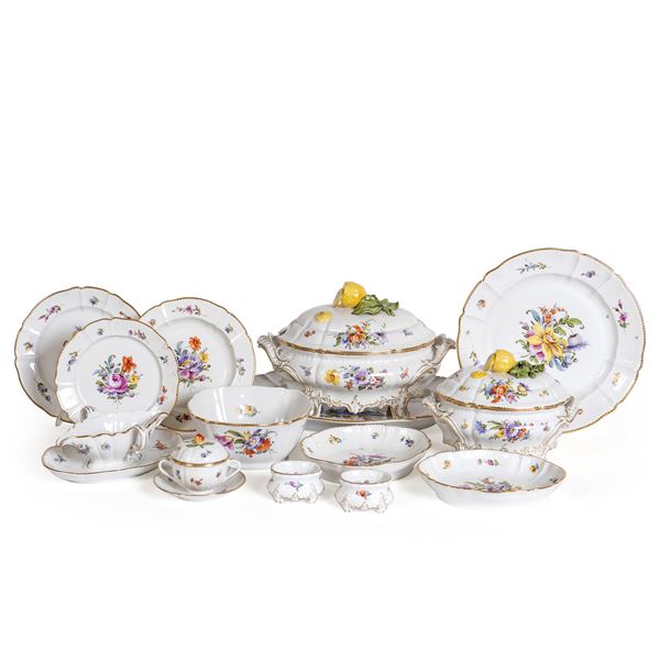 Nymphenburg, porcelain tableware service (96)  (Germany, 20th century)  - Auction FINE SILVER AND ART OF THE TABLE - Colasanti Casa d'Aste