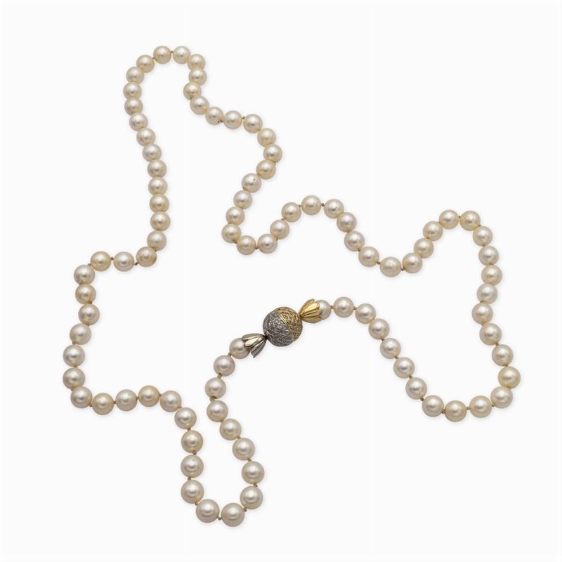 Lunga Collana Ad un Filo di Perle Coltivate