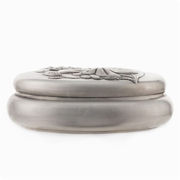 Oval silver box  (Italy, 20th century)  - Auction FINE SILVER AND ART OF THE TABLE - Colasanti Casa d'Aste