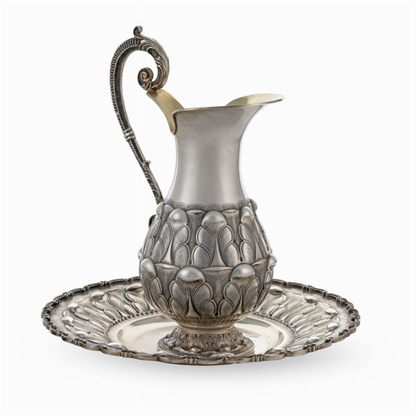 Silver and gilded silver Jug with presentoire (2)  (Italy, 20th century)  - Auction FINE SILVER AND ART OF THE TABLE - Colasanti Casa d'Aste