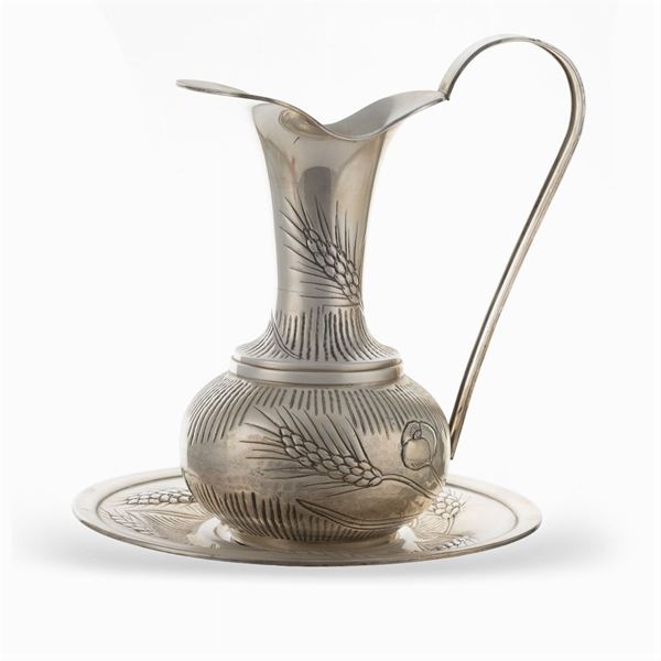 Silver jug with presentoire (2)  (Italy, 20th century)  - Auction FINE SILVER AND ART OF THE TABLE - Colasanti Casa d'Aste