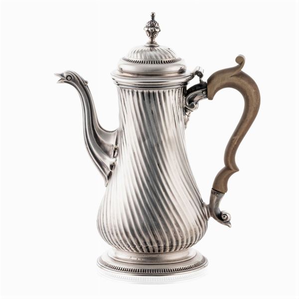 Silver coffee pot  (London, George II, 1751)  - Auction FINE SILVER AND ART OF THE TABLE - Colasanti Casa d'Aste