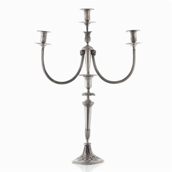 Candelabro in argento a tre luci