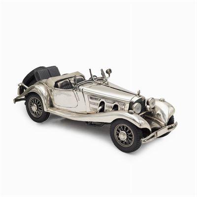 Modello di Automobile D'epoca in Argento