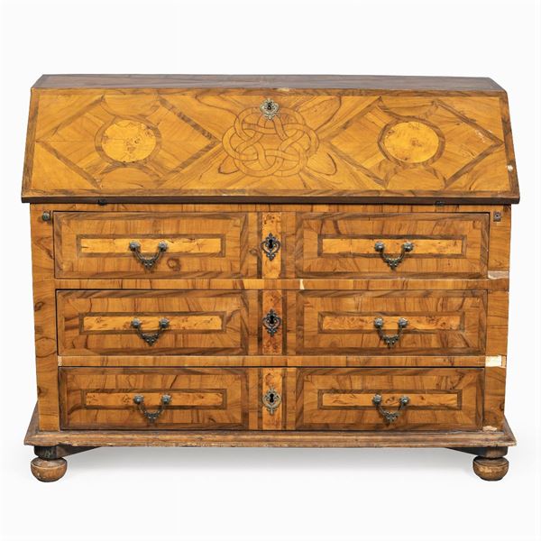 Olive wood drop-leaf cabinet  (Italy, 18th century)  - Auction Old Master Paintings, Furniture, Sculpture and  Works of Art - Colasanti Casa d'Aste