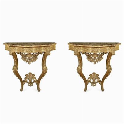 Coppia di Consoles in Legno Dorato ed Intagliato