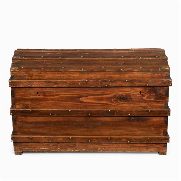 Baule in legno e metallo