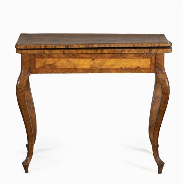 Tavolo da gioco in legno di ulivo e filettato in bois de rose