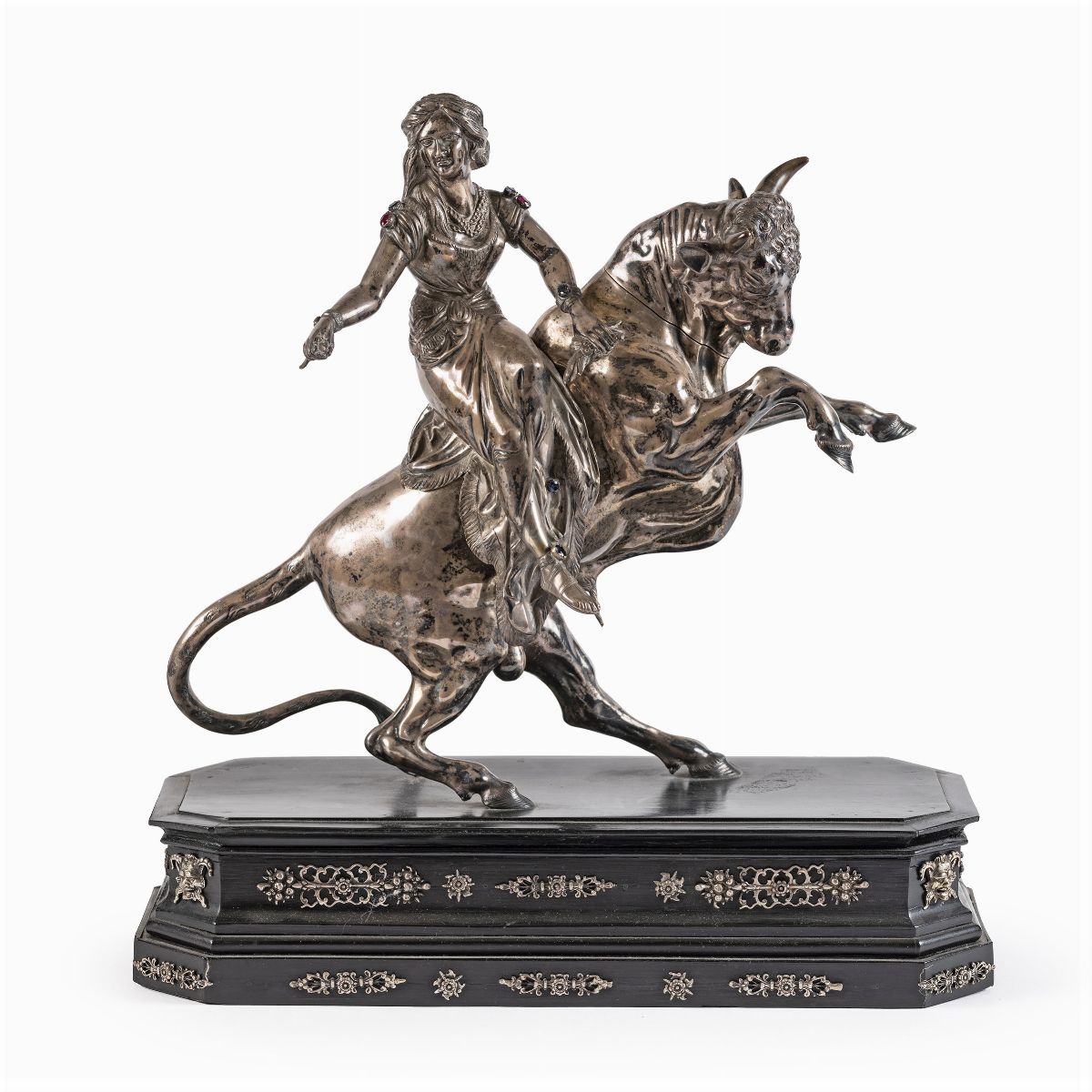 Coppia di Sculture in Argento e Pietre Semipreziose