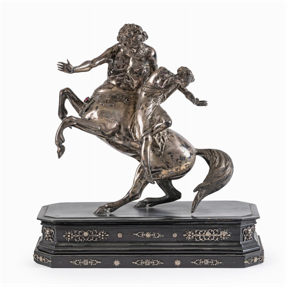 Coppia di Sculture in Argento e Pietre Semipreziose