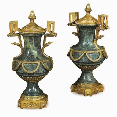 Coppia di Vasi in Marmo Verde e Bronzo Dorato