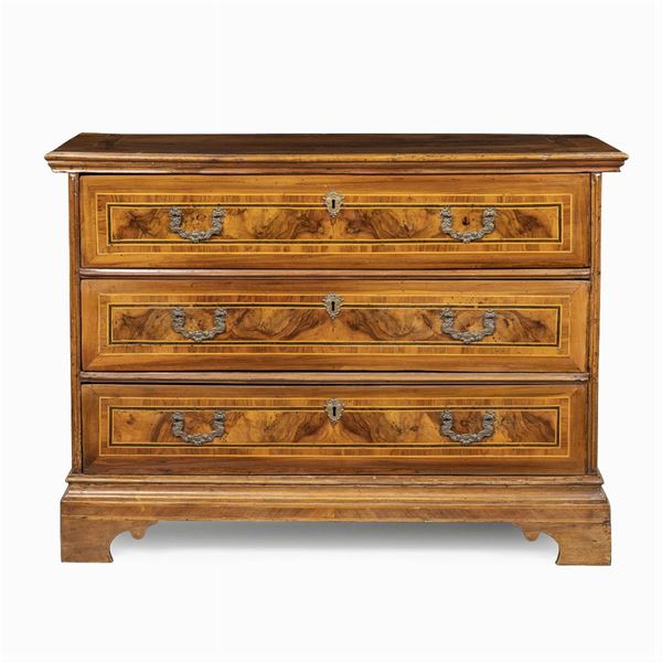 Walnut chest of drawers