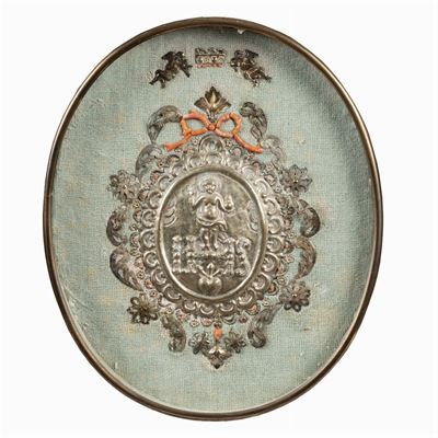 Placca in Metallo Argentato e Corallo