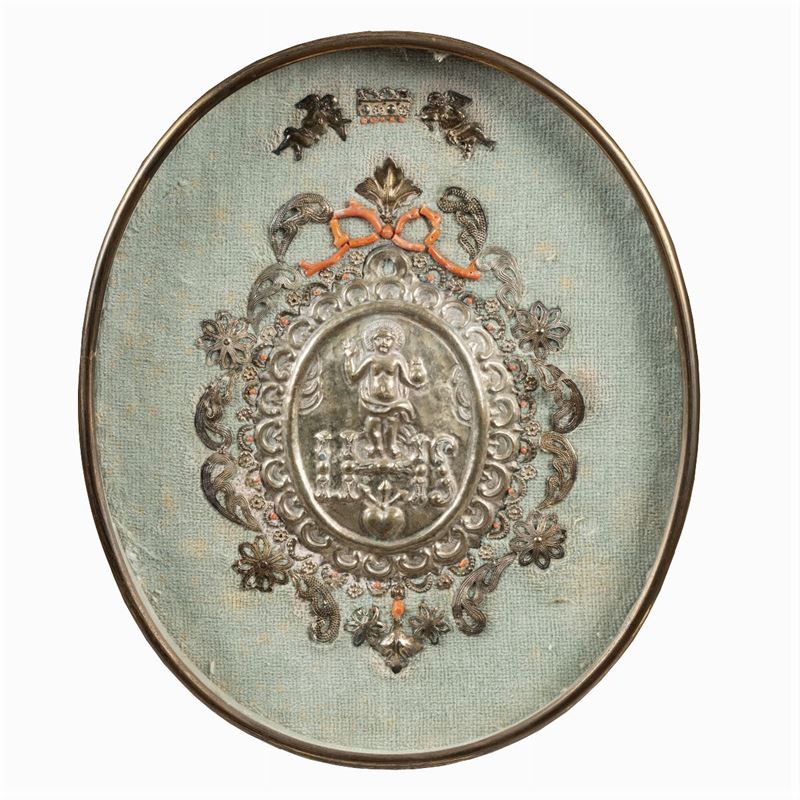 Placca in Metallo Argentato e Corallo