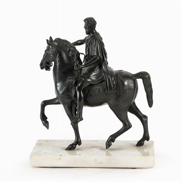 Scultura in bronzo patinato